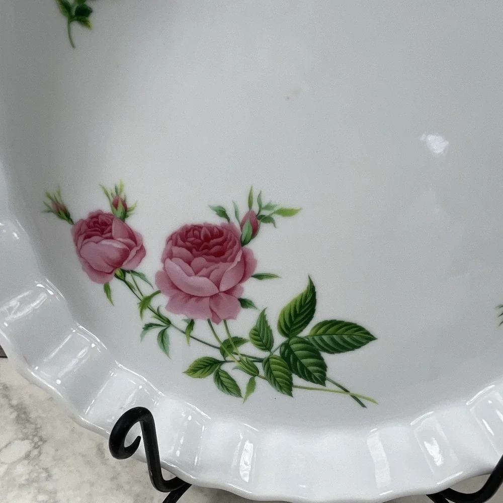 Christineholm Ceramic Pie Dish 9.5in Round White Pink Rose Floral Scalloped Edge